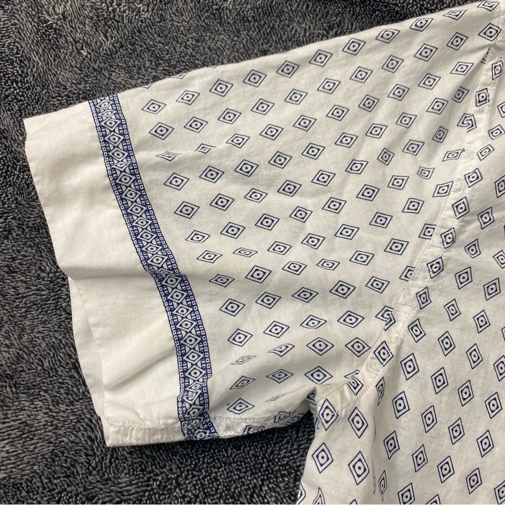 Banana Republic White and Blue Geometric Patterned 100% Cotton Button Down Shirt - Picture 4 of 11